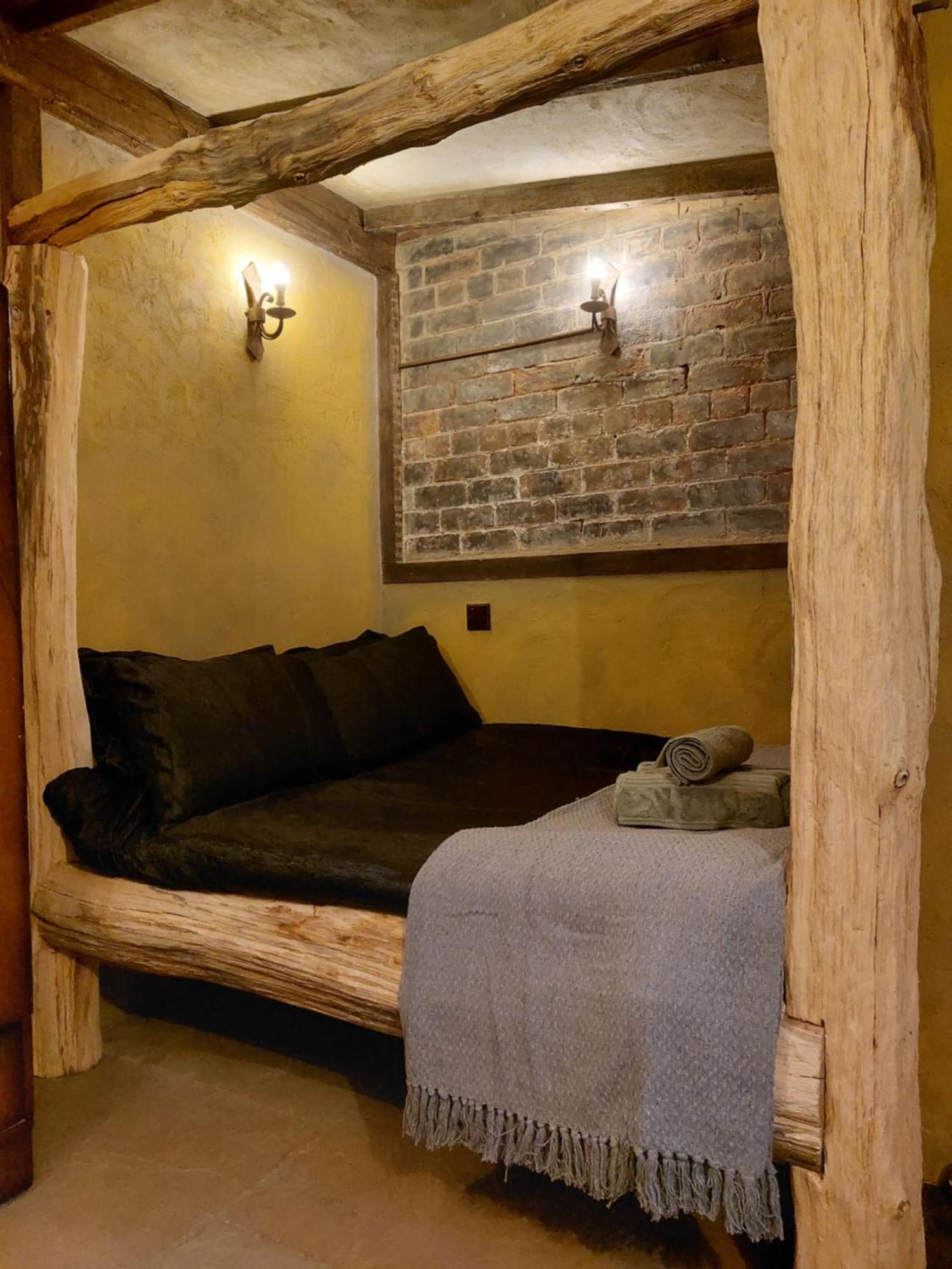 Hotel A Little Bit Of Magic - Witchcraft à York Extérieur photo